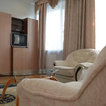 Готель Цімбор Hotel *